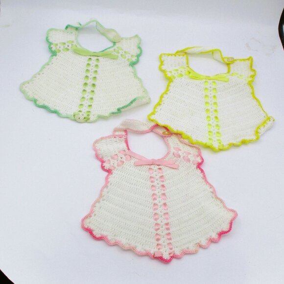 Set Of 3 VTG Hand Crocheted Dress-Shaped Potholders Ribbon Accents Green Pink  Y - Picture 1 of 4